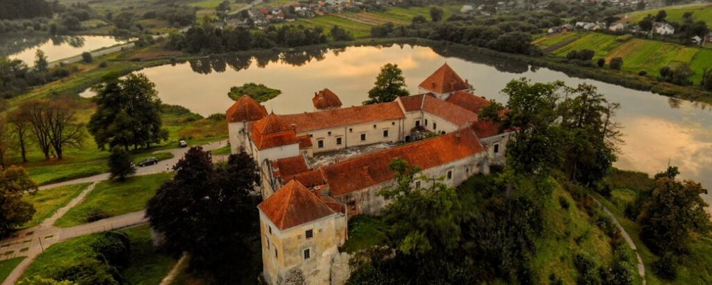 Свірзький замок на Львівщині відкрили для екскурсій