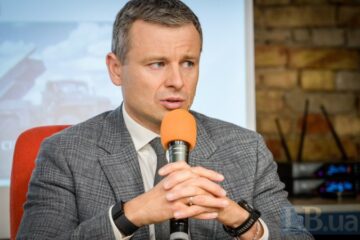 Марченко пояснив закладену в проєкт бюджету суму на дорожній фонд: половина суми – на борги