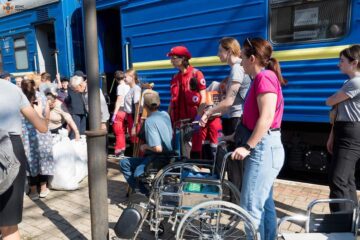 Черговий евакуаційний потяг з Донеччини зустріли на Західній Україні