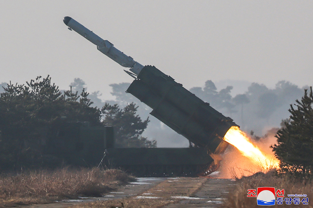 Північна Корея провела випробування нової протикорабельної ракети <i>Padasuri-6</i>, 15 лютого 2024 р.