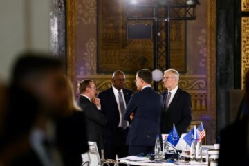 Рютте доєднався до зустрічі із міністрами оборони G7: говоритимуть про Україну