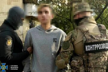 Двох мешканців Києва віком 17 та 21 рік затримали за підозрою у наведенні “шахедів” на радіолокаційні станції