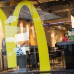 У США гамбургерами з McDonald’s отруїлися десятки людей, одна людина померла. Акції компанії впали на 7%