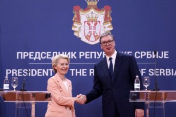 У ЄС похвалили президента Сербії за відмову їхати на саміт БРІКС