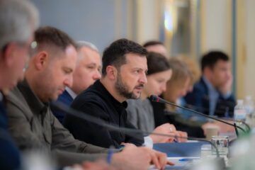 Глава держави обговорив з представниками українського громадянського суспільства План перемоги