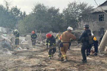 Від ракетного удару по Дніпру загинула дружина та донька поліцейського