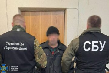 На Харківщині колаборант отримав 11 років тюрми. Він забезпечив трансляцію російських телеканалів