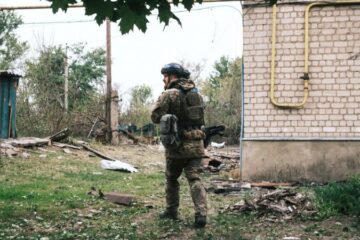 На Харківщині внаслідок російського обстрілу поранено волонтера