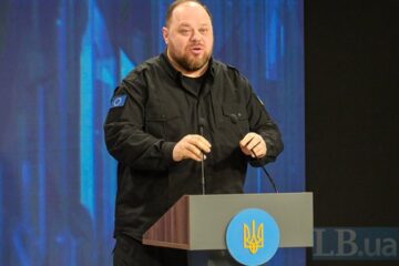 Стефанчук назвав «зрадофільським наративом» пропозицію нардепа Шевченка про діалог із Путіним