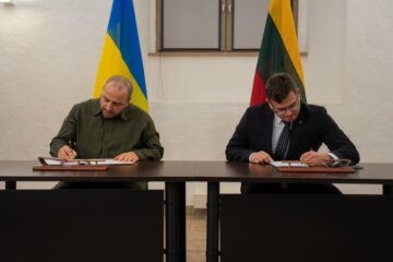 Умєров: Литва профінансує виробництво українських далекобійних дронів “Паляниця”