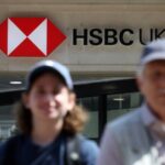 Найбільший британський банк HSBC припинив приймати платежі з Росії