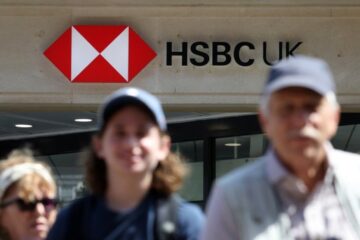 Найбільший британський банк HSBC припинив приймати платежі з Росії