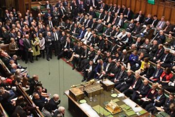 Парламент Британії попередньо погодив закон про заборону куріння