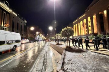 Поліція розігнала антиурядовий протест у Тбілісі