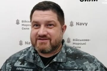 Ворожий флот у глухій обороні: безпорадні російські кораблі від дронів захищають авіацією