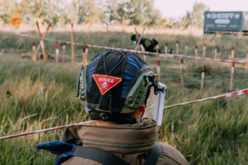 Міноборони України розширює рівні можливості в протимінній діяльності для жінок та осіб з інвалідністю