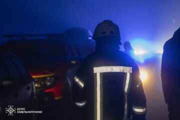 Рятувальники показали ліквідацію наслідків російського обстрілу на Хмельниччині