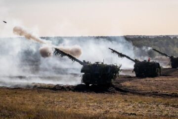 Україна отримала пакет допомоги від Німеччини: САУ Panzerhaubitze 2000, снаряди і сотні дронів