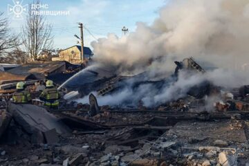 Від удару РФ по гаражному кооперативу на Львівщині є жертви серед мирного населення