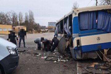 Ворог обстріляв громадську зупинку на окупованій території Херсонщини, триває розслідування