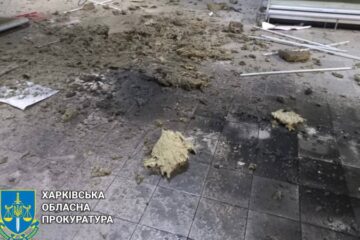 Росіяни атакували ударним дроном “Молния” торгівельний центр у Харкові