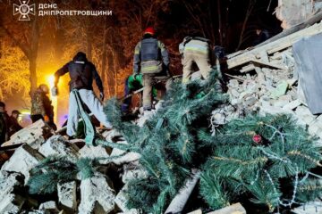 Наслідки ракетного удару по Кривому Рогу: загиблий і більше десяти постраждалих