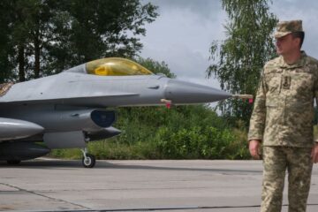 Український пілот F-16 встановив історичний рекорд, збивши шість крилатих ракет за один виліт