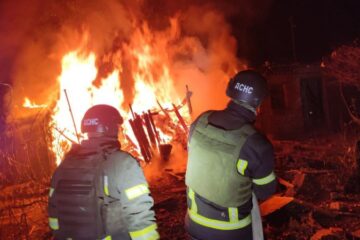 У Дніпропетровській області російські обстріли понівечили медичний центр та газогін