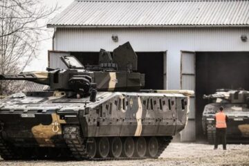 Rheinmetall передав Україні першу бойову машину піхоти KF41 Lynx