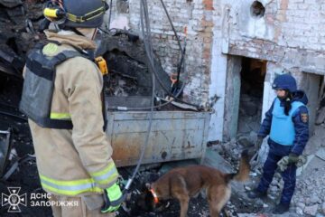 ​У Запоріжжі тривають пошуки ще однієї людини після удару Росії 18 січня