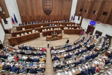 У парламенті Словаччини спробують оголосити вотум недовіри уряду Фіцо