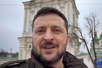 «Коли ми боремось, то здобуваємо своє»: Володимир Зеленський у День Соборності нагадав українцям про уроки історії