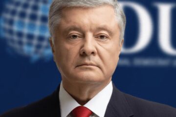 Порошенко: РНБО ухвалила антиконституційне, політично мотивоване рішення впровадити проти мене санкції