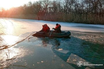 У Чернігові чоловік провалився під кригу, врятувати його не вдалось