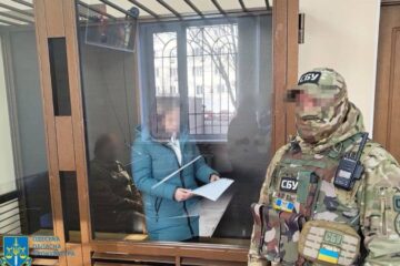 В Одесі затримали ворожу агентку, яка палила об’єкти залізниці та готувала схрони з вибухівкою для терактів