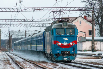 Укрзалізниця запускає додаткові потяги з Києва до Ясіня на весняні вихідні