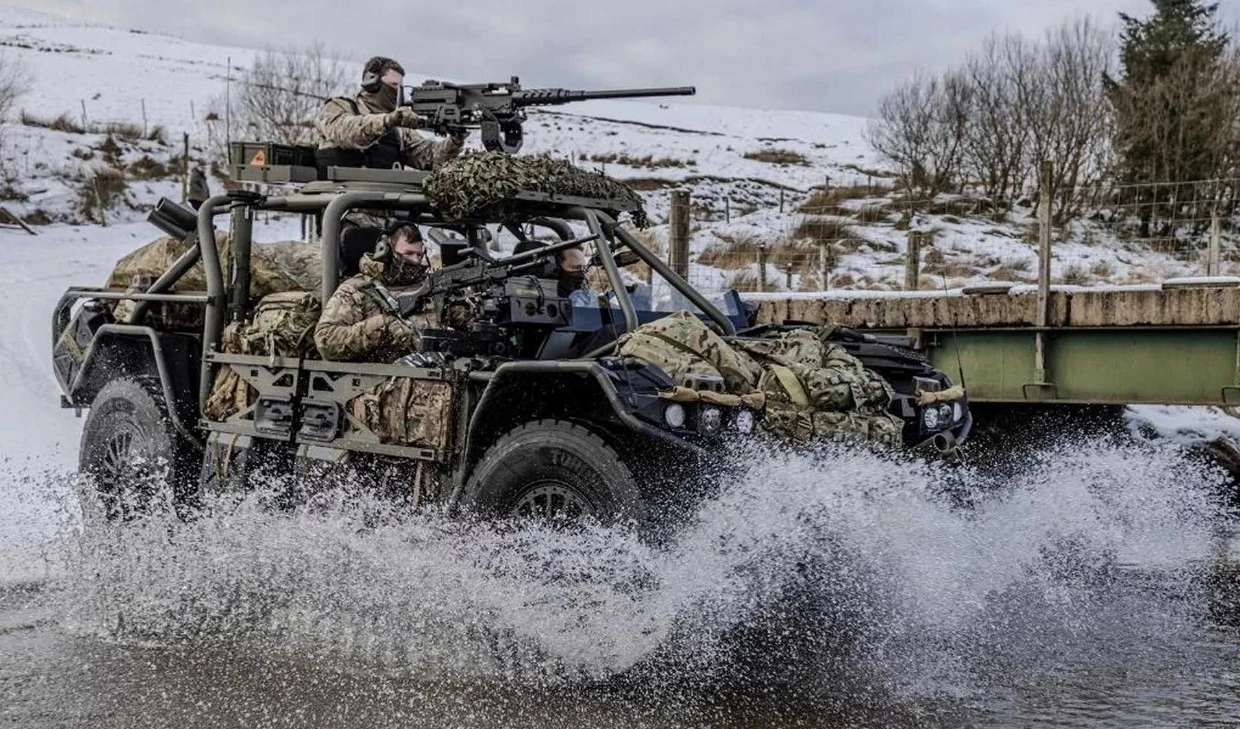 Гібридний тактичний автомобіль Fering Pioneer X пропонує значні переваги для військових операцій, включаючи великий робочий діапазон. Фото: Fering