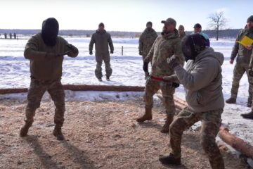 Ножові двобої між військовими: у ЗСУ показали, як на БЗВП готують мобілізованих