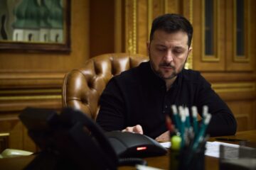 Президент України й прем’єр-міністр Греції обговорили посилення оборонного потенціалу