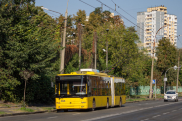 Девʼята петиція щодо дозволу руху громадського транспорту під час тривоги набрала підписи