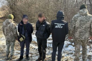 На Буковині затримали чоловіка, який погодився заплатити $20 тис за те, щоб потрапити у Румунію