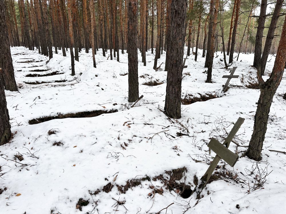 Місце масового поховання Ізюм на Харківщині