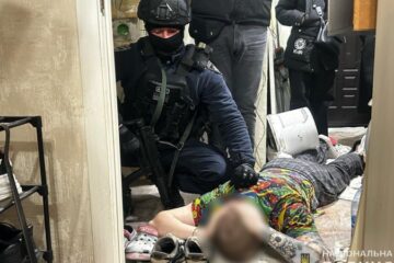 Затримали 13 шахраїв, які ошукали громадян Литви на понад 11 млн грн