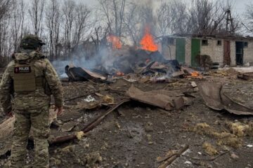 Ворог вдарив по житлових кварталах Донеччини: загиблі, поранені та руйнування