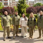 Вишита окопами українська земля: вишиванку «Оберіг» презентували в Києві