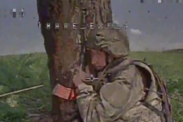 Перед знищенням окупантів наші дронарі дають їм змогу подумати над своєю поведінкою