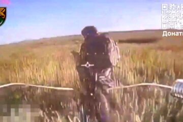 Українські десантники влаштували ворожим мотоциклістам передчасний «фініш»