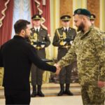 «Хрест бойових заслуг» за Попасну і Куп’янськ: історія прикордонника, який попри поранення керував боєм і рятував бійців