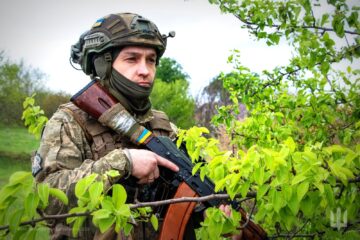«Хлопці підбили МТЛБ, а інший тягач почав тікати» — боєць «Клінт» про відбиття штурму рф