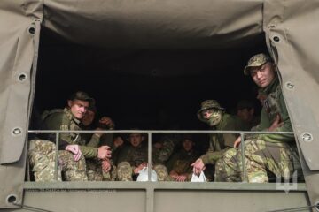 «Поруч — побратими, досвід, підтримка»: перші бійці за контрактом «18-24» вливаються в бойові підрозділи